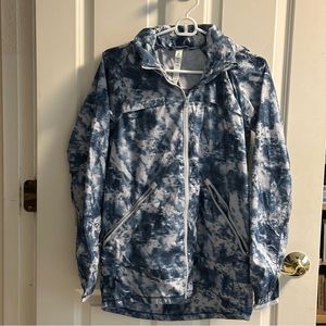 Lululemon Athletica Blue Patterned Waterproof Jacket with Removable Hood Size 4